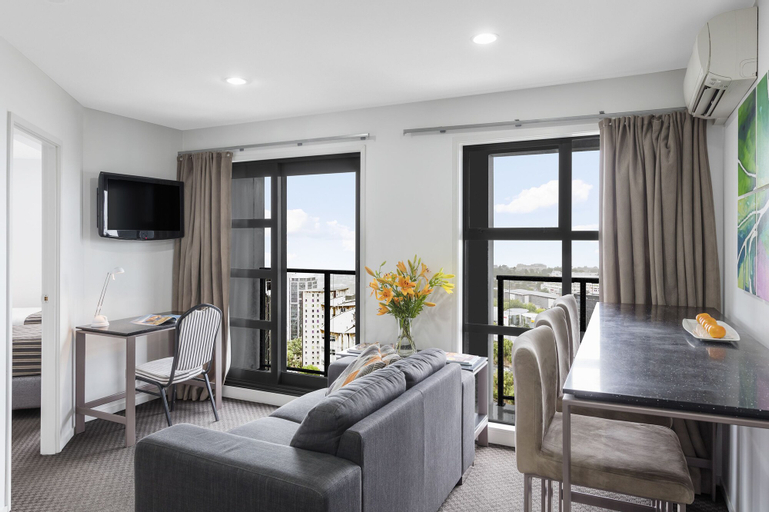 Waldorf St Martins Apartments Hotel, Waitakere