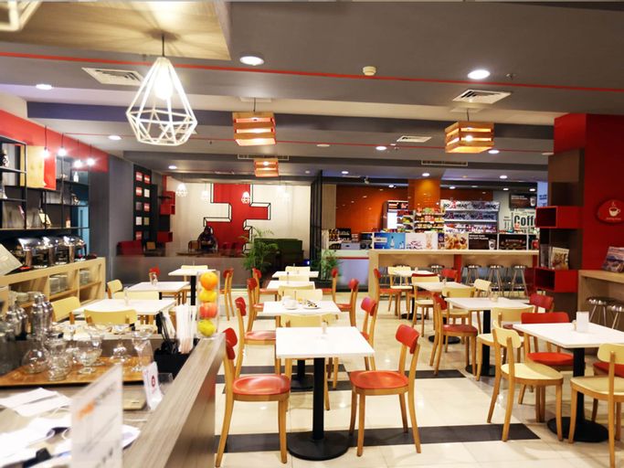 1O1 URBAN Jakarta Kelapa Gading (THE BnB), North Jakarta