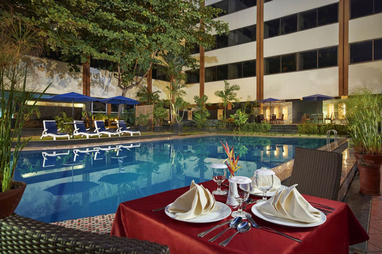 Singgasana Hotel Makassar, Makassar