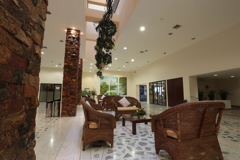 Tabasco Inn, Centro