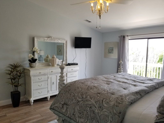 Bedroom 4, Seas the Day, Flagler