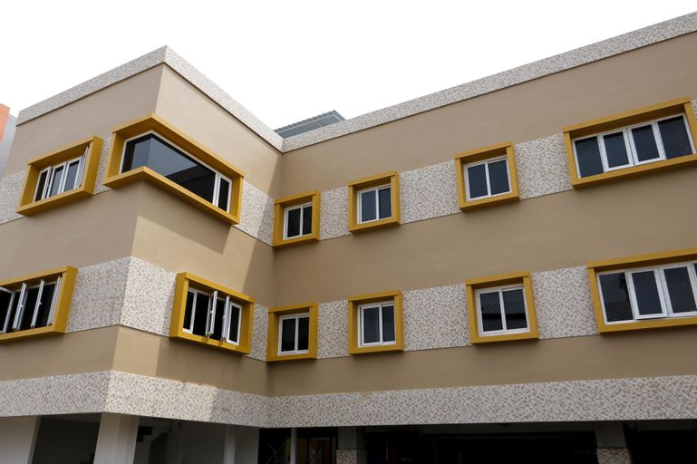 RedDoorz Plus near Palembang Square Mall, Palembang