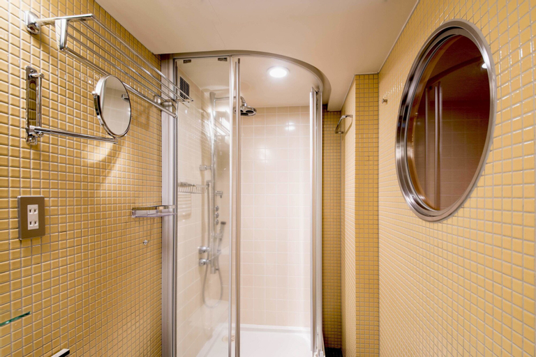 Bathroom 10