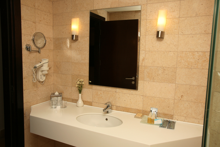 Bathroom, Grand Tala Bay Resort, Aqaba
