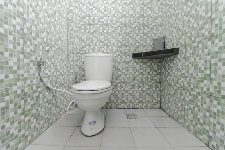 RedDoorz Plus near Palembang Square Mall, Palembang