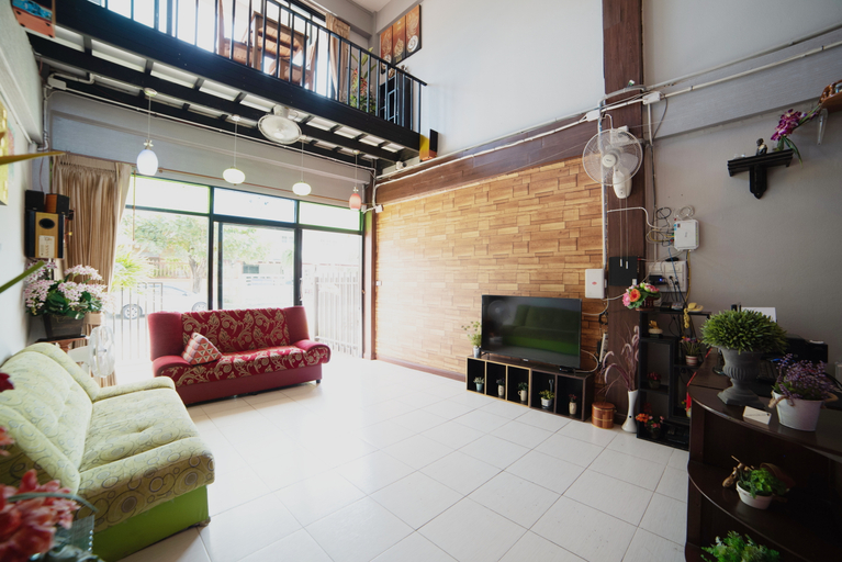 Public Area 2, OYO 465 Krung Kao Traveller Lodge, Phra Nakhon Si Ayutthaya
