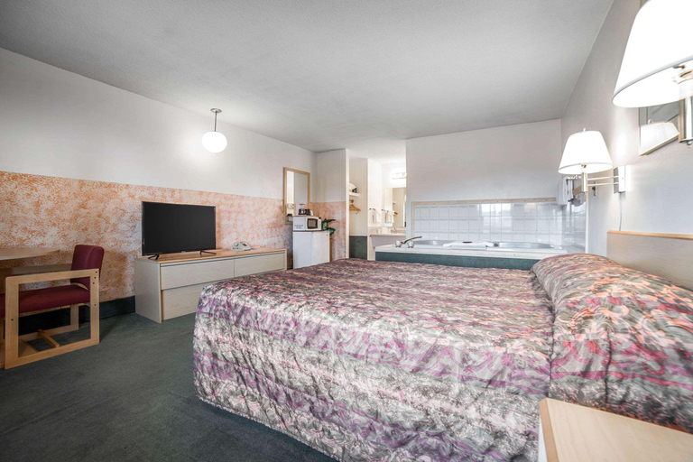 Bedroom 4, Rodeway Inn Boardman - Hermiston, Umatilla