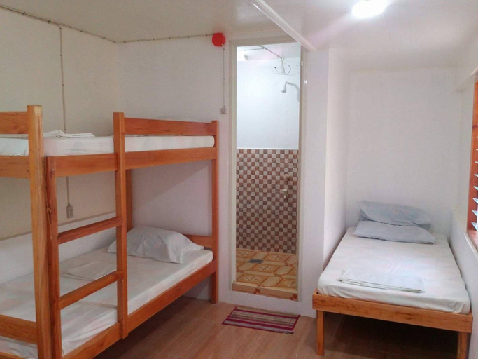 Bedroom 5, Emok's Guest House - Hostel, Moalboal