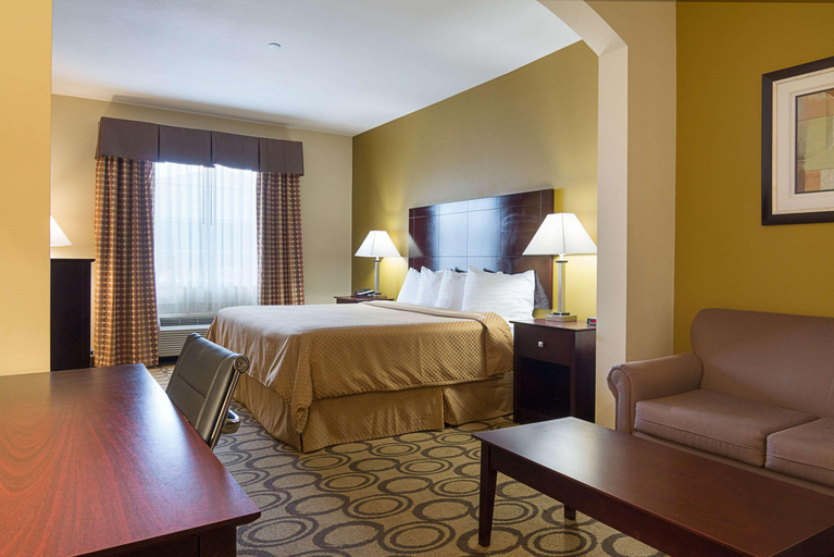 Bedroom 4, Rodeway Inn & Suites Winnfield, Winn