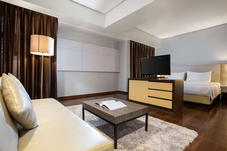 Hotel Santika Depok, Depok