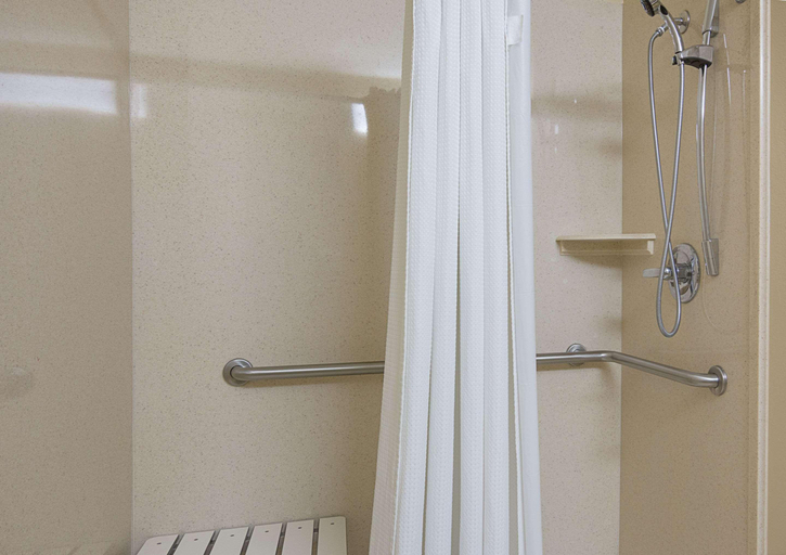 Bathroom 5, Rodeway Inn & Suites Winnfield, Winn