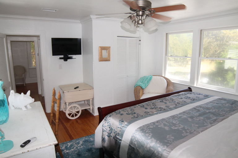 Bedroom 3, Secret Cove, Putnam