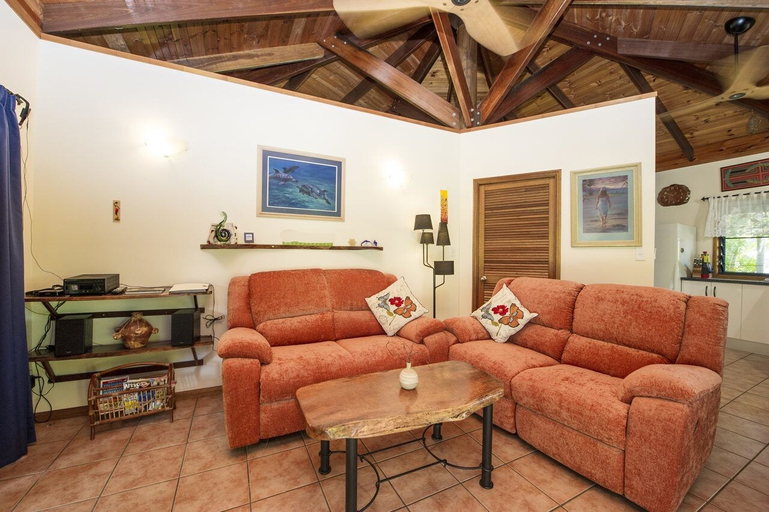 Others 5, Magnetic Cottage, Magnetic Island