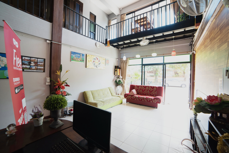 Public Area 2, OYO 465 Krung Kao Traveller Lodge, Phra Nakhon Si Ayutthaya