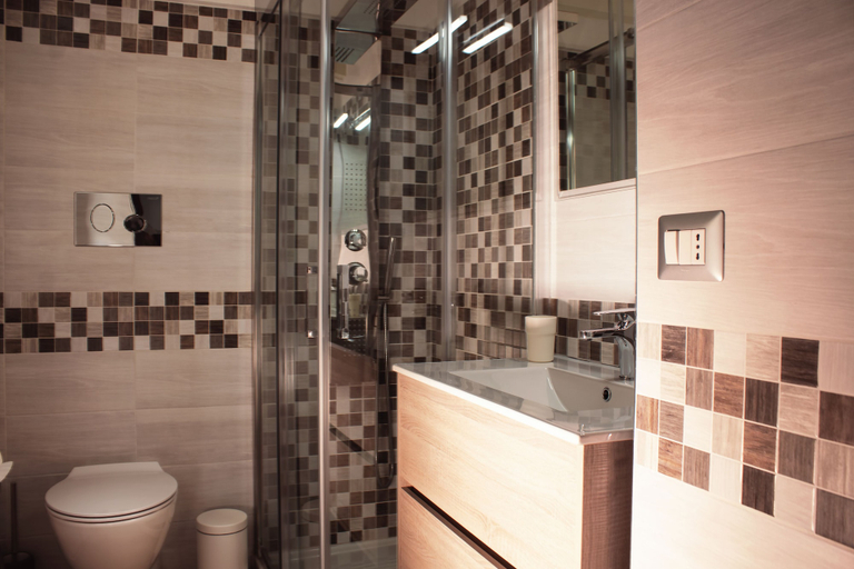 Bathroom 3, Scarabeo Milazzo, Messina