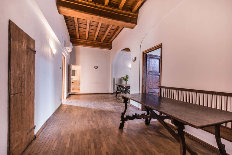 Others 5, Close to The Duomo Exquisite 4BD, Florence