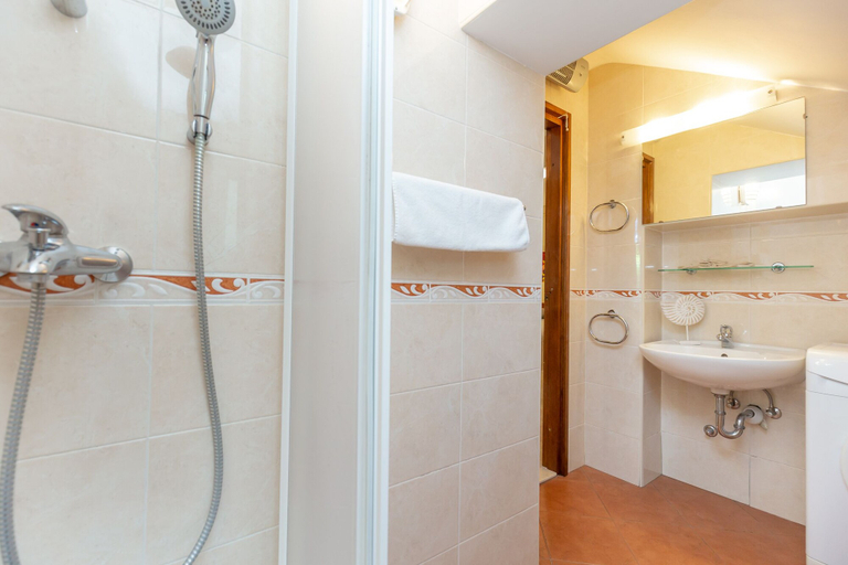 Bathroom 4, Hedera Estate, Hedera Studio 4, Dubrovnik