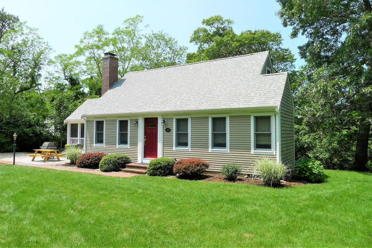 Exterior & Views 1, 26 Clements - 3 Bedroom House, Barnstable