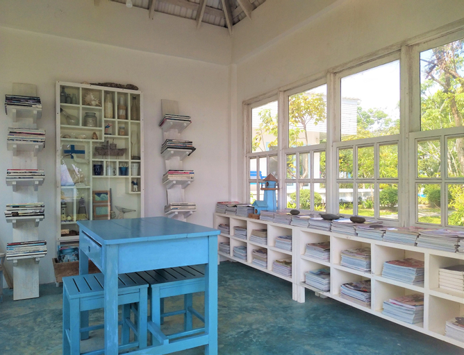 Baan Takarkard, Khlong Yai