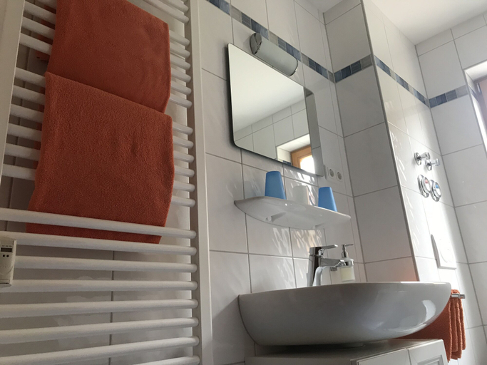 Bathroom 3, Ferienwohnung Anne am Kurpark, Bad Tölz-Wolfratshausen