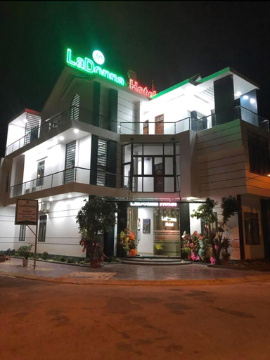 Exterior & Views, Ladonna Hotel, Sông Cầu
