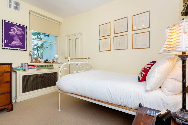 Bedroom 3, Queen's Gate Gardens Flat, London
