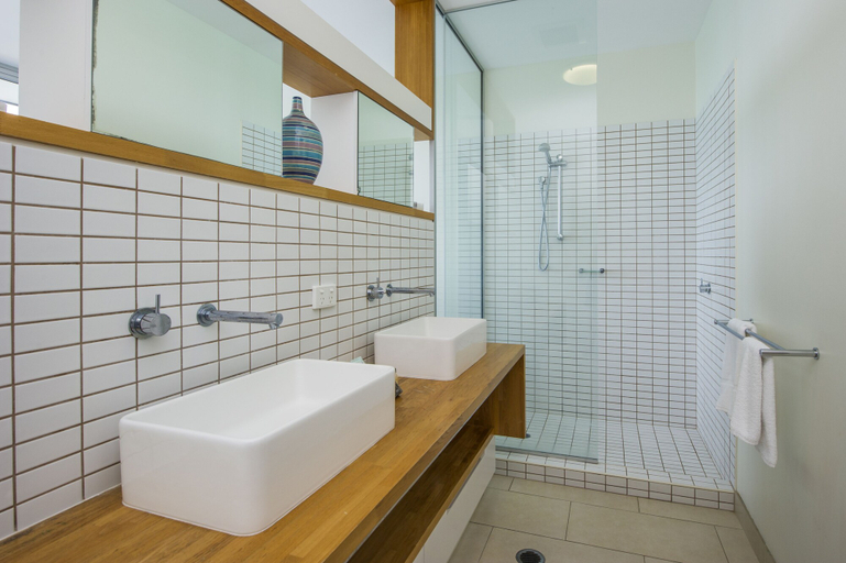 Bathroom 3, 1 Bright Point Apartment 4303, Magnetic Island