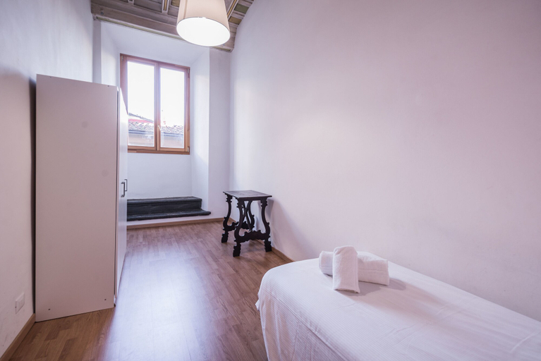 Bedroom 2, Close to The Duomo Exquisite 4BD, Florence