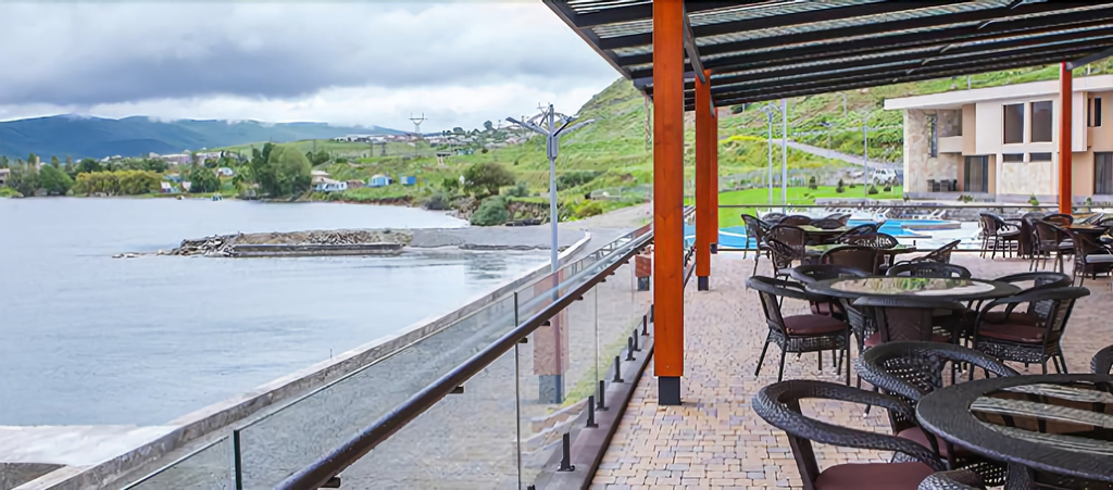 Sevan Up Inn,