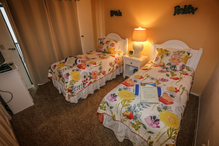 Bedroom 3, Island Winds 504, Lee