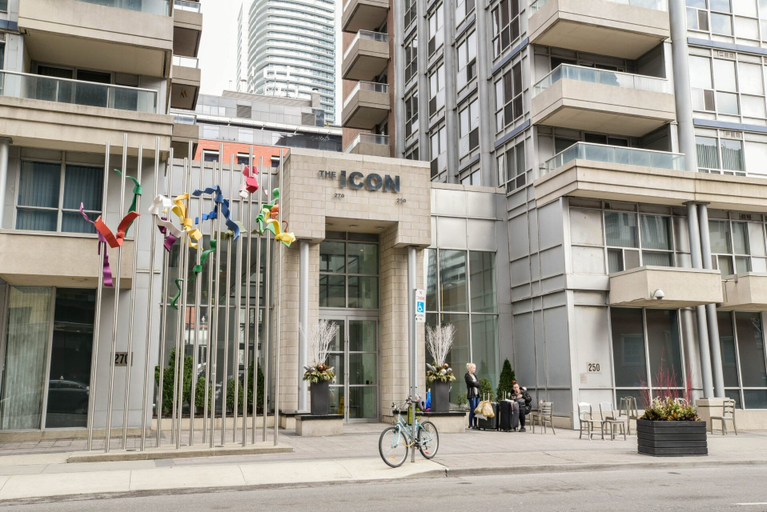 Exterior & Views 2, The Iconic Boutique Suites, Toronto