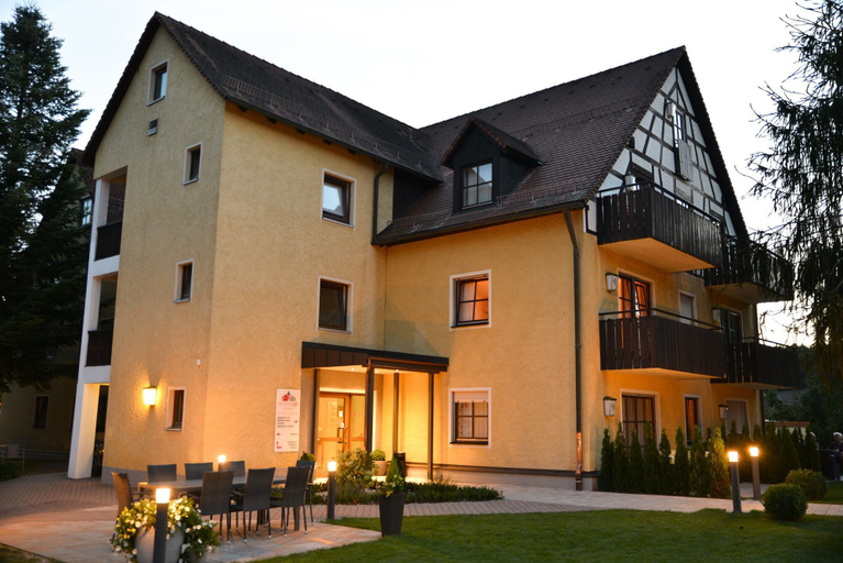 Exterior & Views 2, Familienhotel Friedrichshof, Forchheim