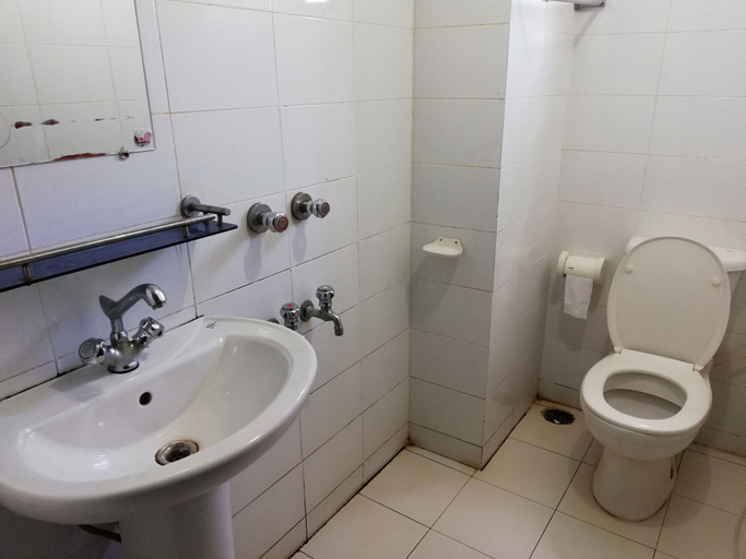 Bathroom 3, Hotel Syl View, Sylhet