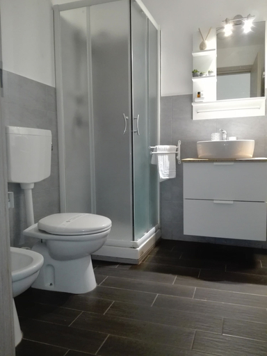 Bathroom 5, MAVA' BED AND BREAKFAST, Catania