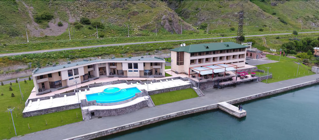 Sevan Up Inn,