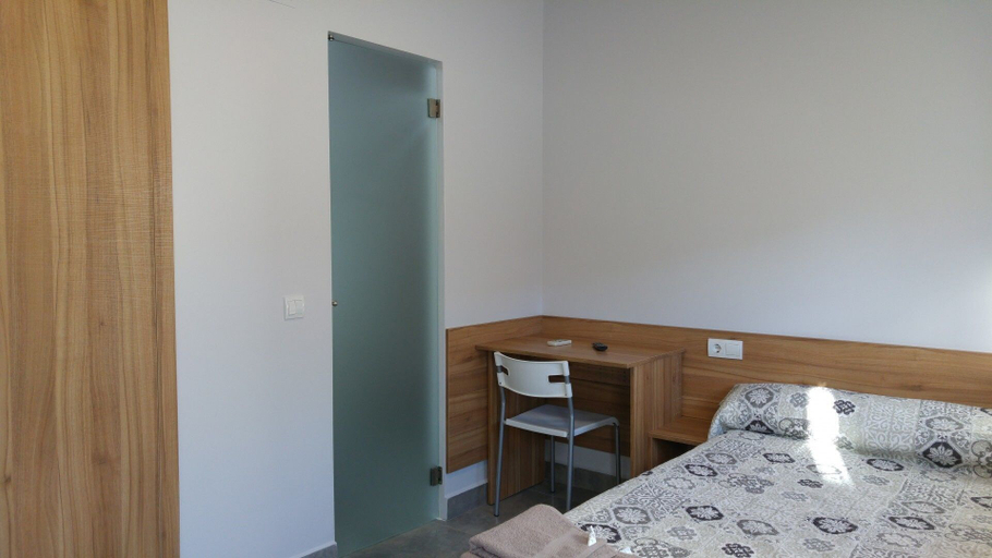 Bedroom 2, Hostal Usera, Madrid
