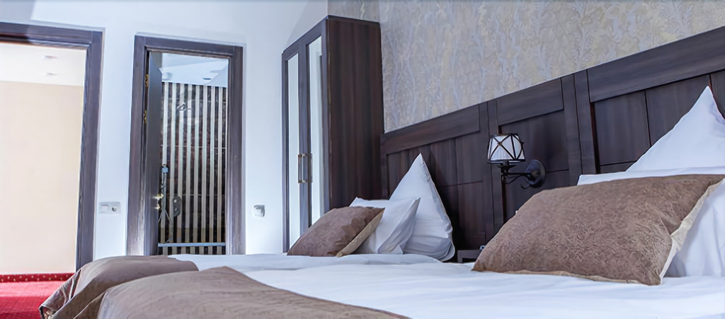 Sevan Up Inn,