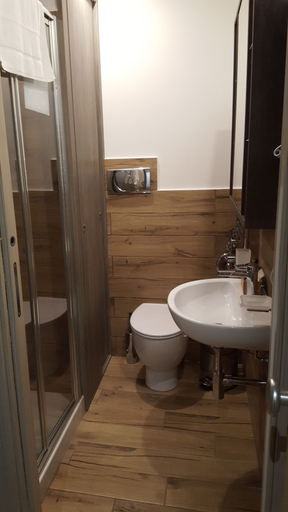 Bathroom 5, B&B D'Amari Affittacamere, Palermo