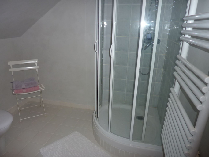Bathroom 3, L'oree du bois, Lot