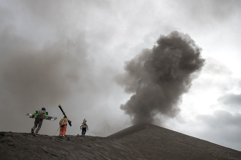 Volcano Roaring Front, South West Tanna