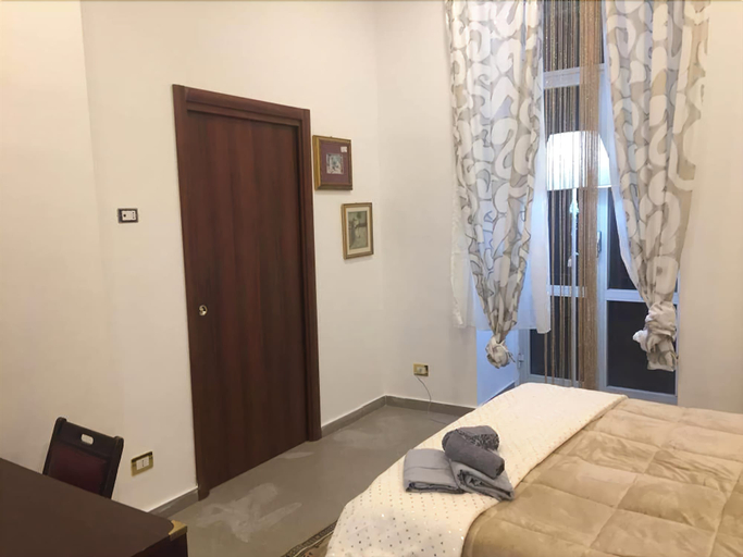 Bedroom 4, Don Carlo Rooms, Napoli