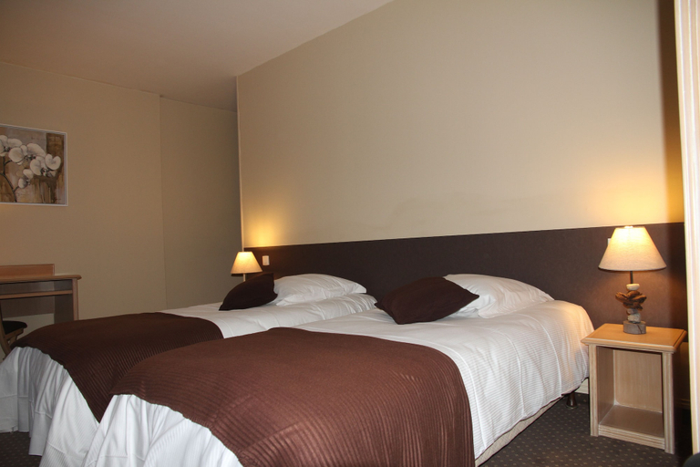 Bedroom 4, Hotel-Spa-Piscine Le Petit Castel Beuzeville-Honfleur, Eure