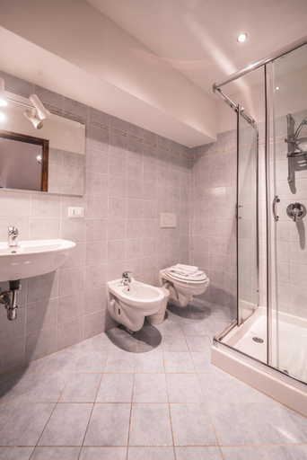 Bedroom 4, Close to The Duomo Exquisite 4BD, Florence
