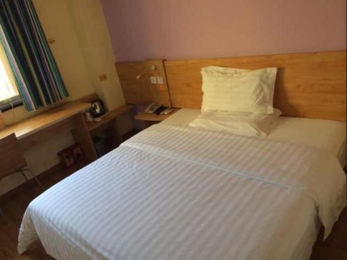 Bedroom 2, 7 Days Inn Taicang Bus Station, Suzhou
