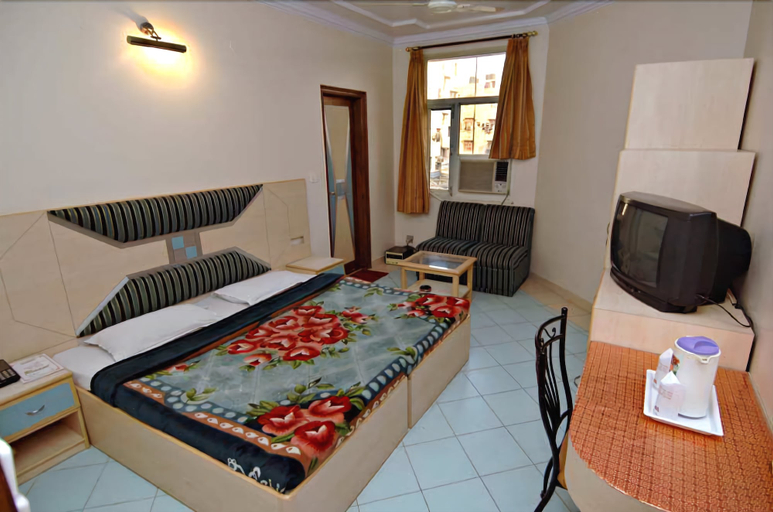Bedroom 1, Hotel Megha Sheraton, Delhi
