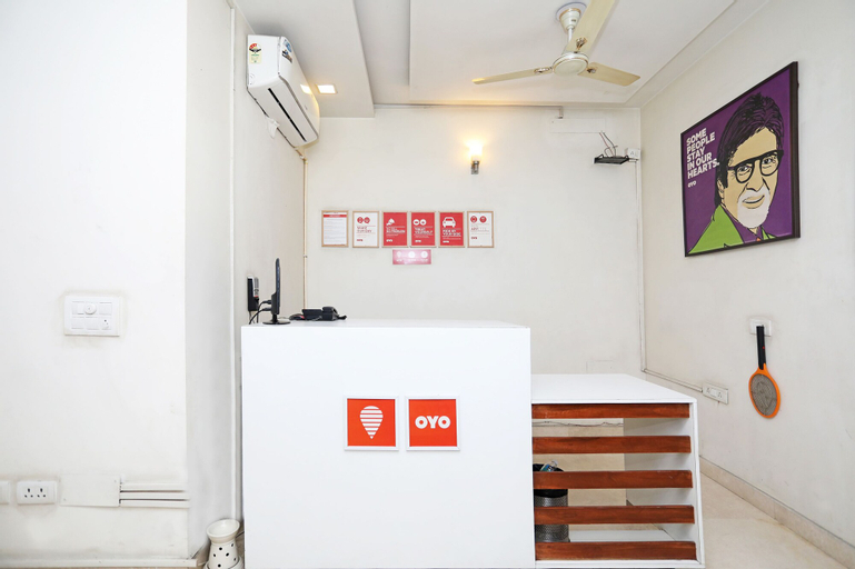 OYO Flagship 555 Pitampura, West