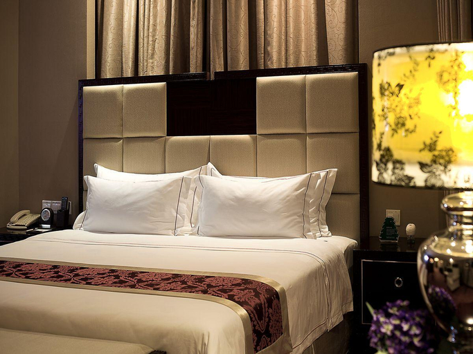 Bedroom 5, Phoenix Hotel Chongqing, Chongqing