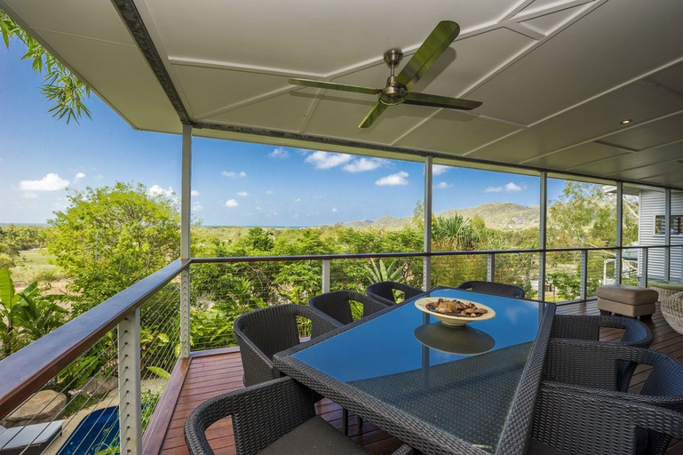Others 5, Horseshoe Bay Vista, Magnetic Island