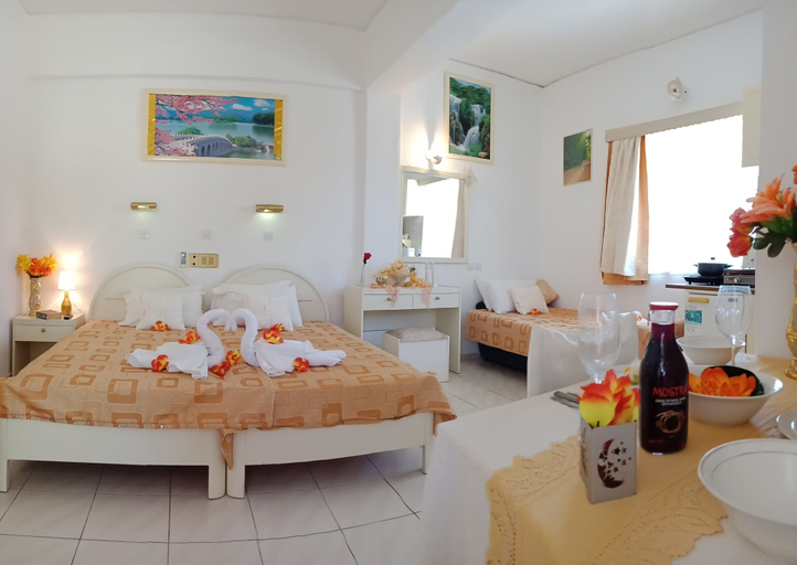 Others 5, Evli Residence, Crete