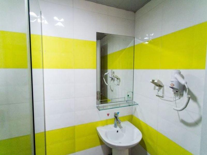 Bathroom 4, 7 Days Inn Suzhou Lumu Metro Station Runyuan Road, Suzhou